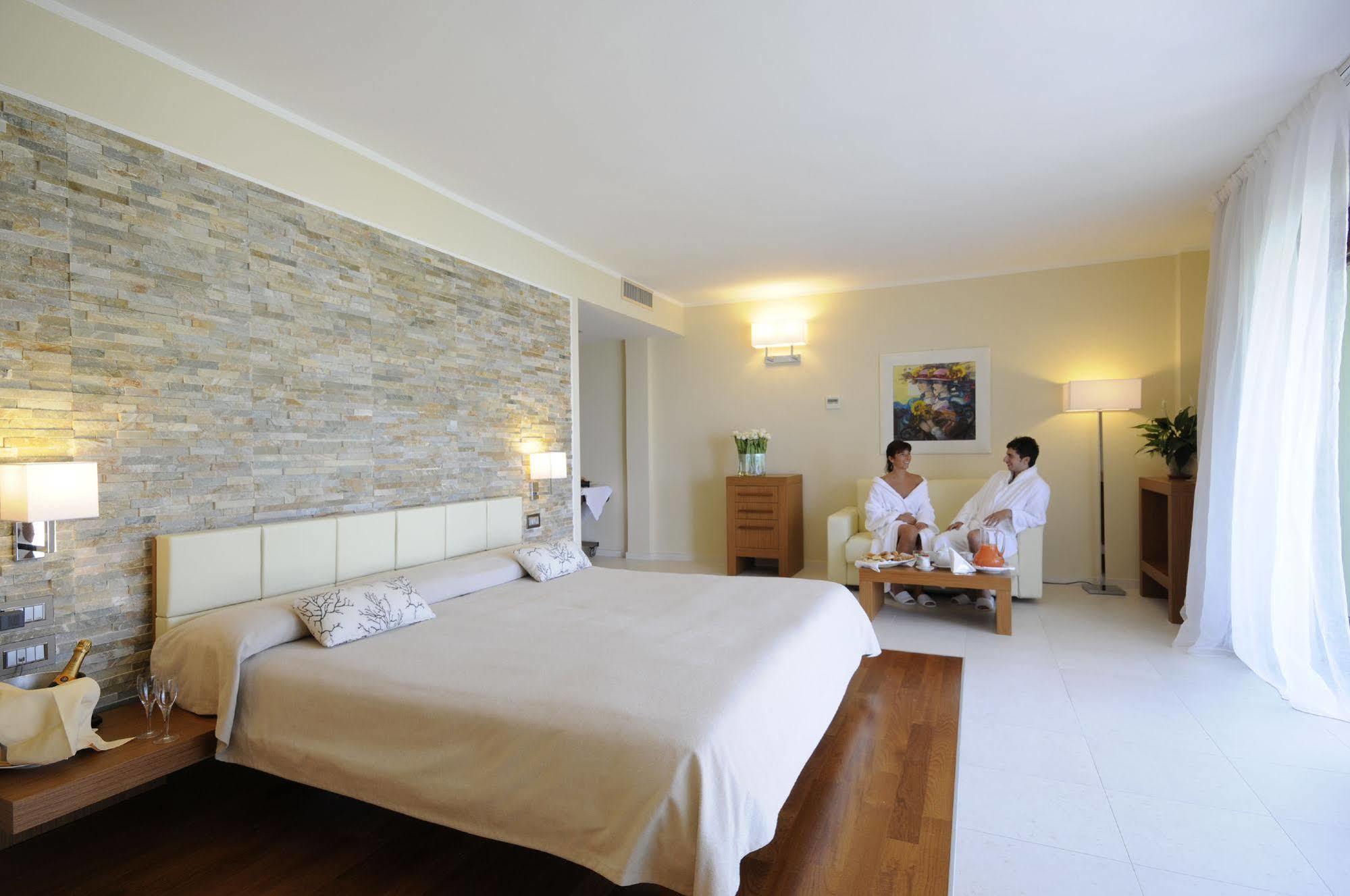 Pugnochiuso Resort - Hotel Del Faro Exterior foto